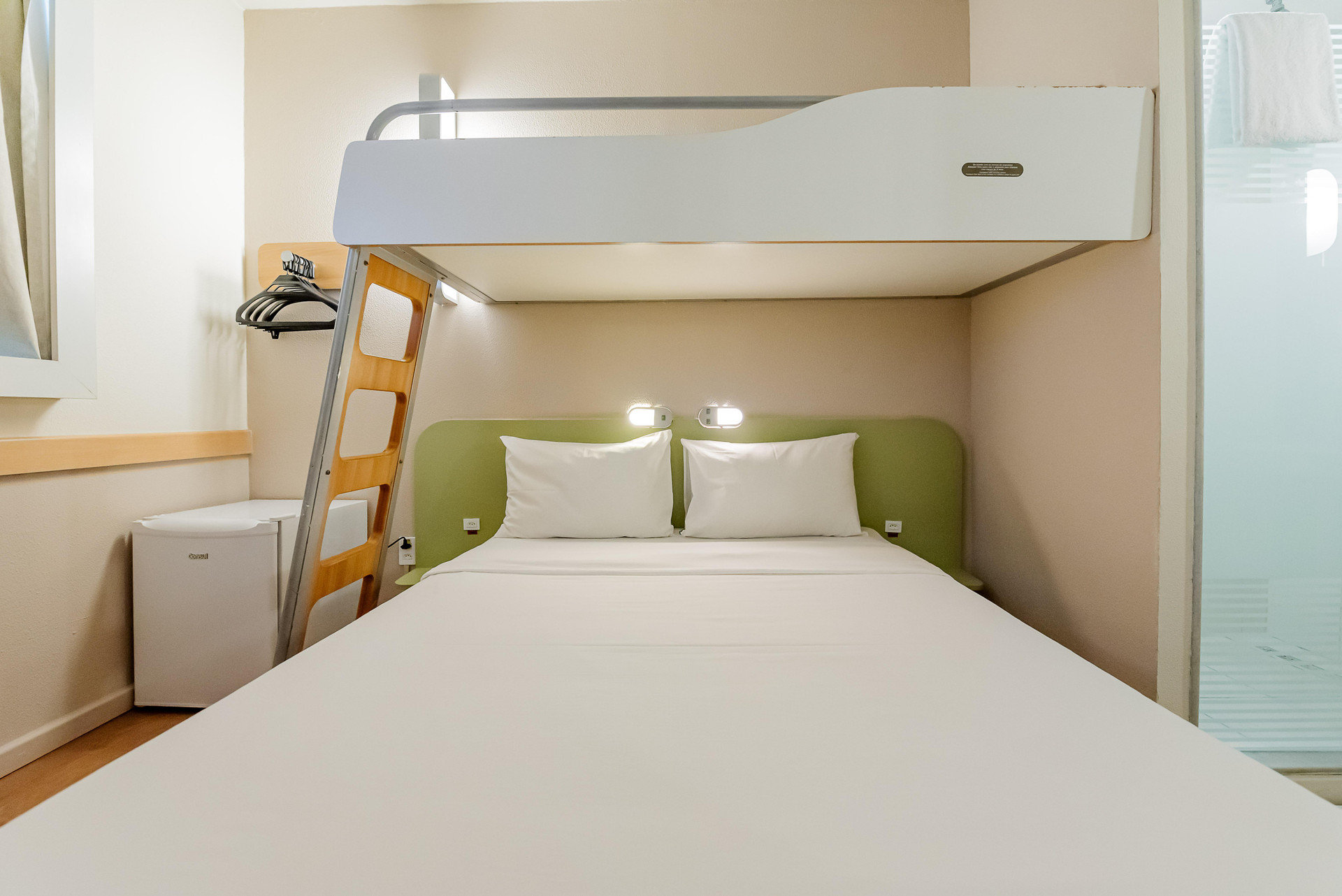 image-housing-carousel