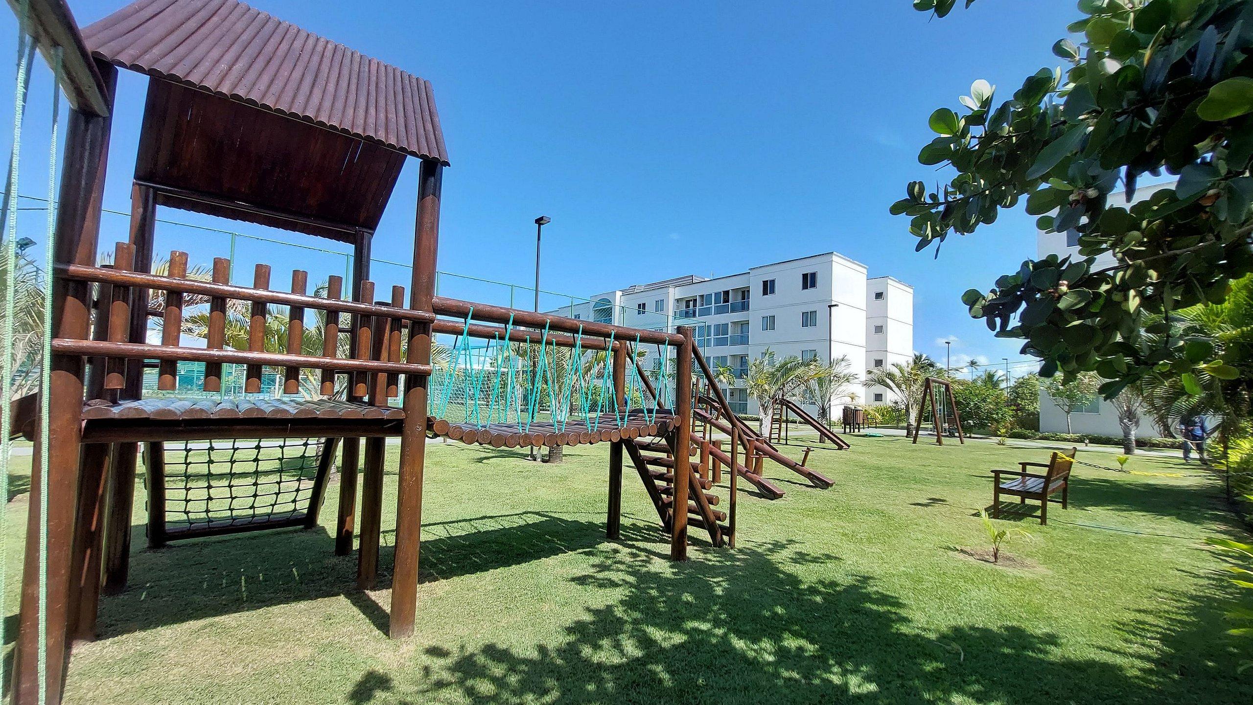 image-housing-carousel