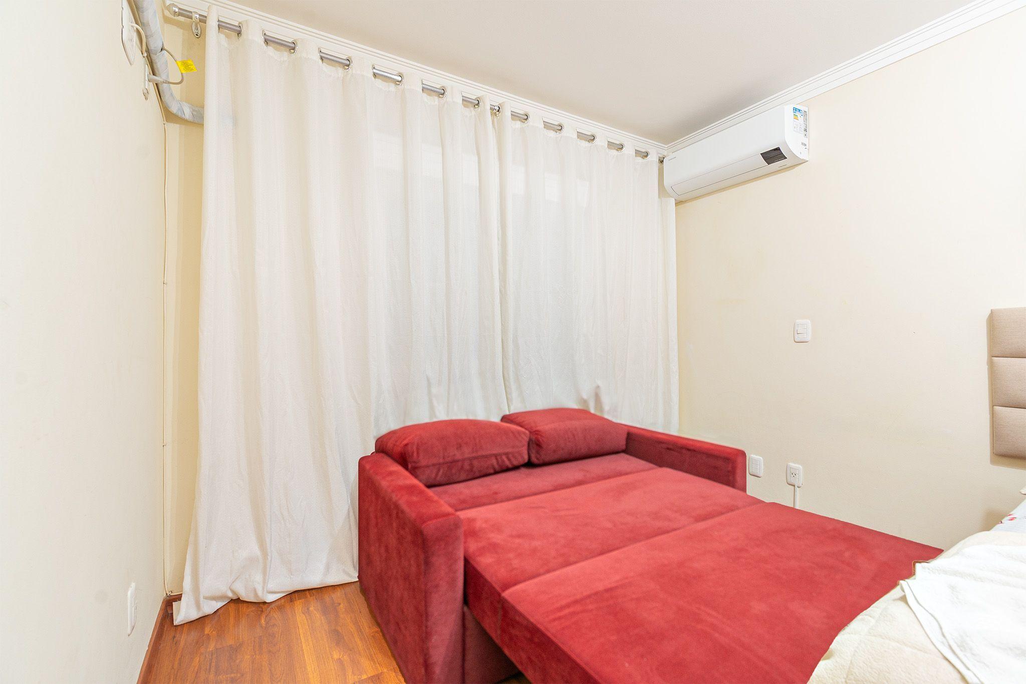 image-housing-carousel