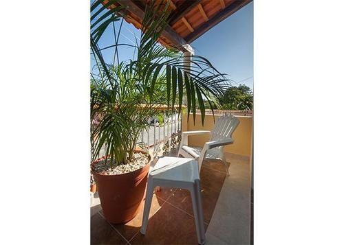 image-housing-carousel