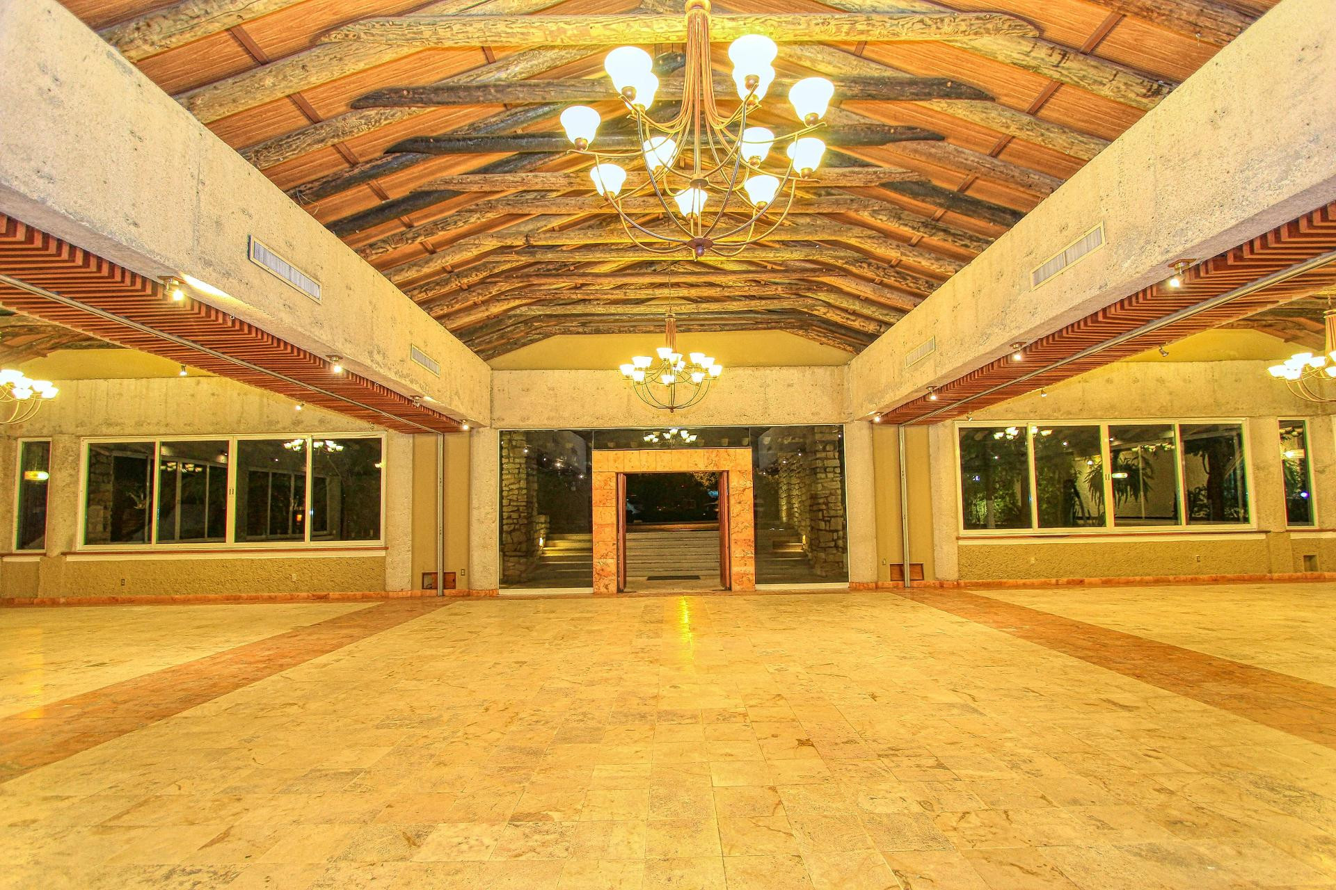 image-housing-carousel