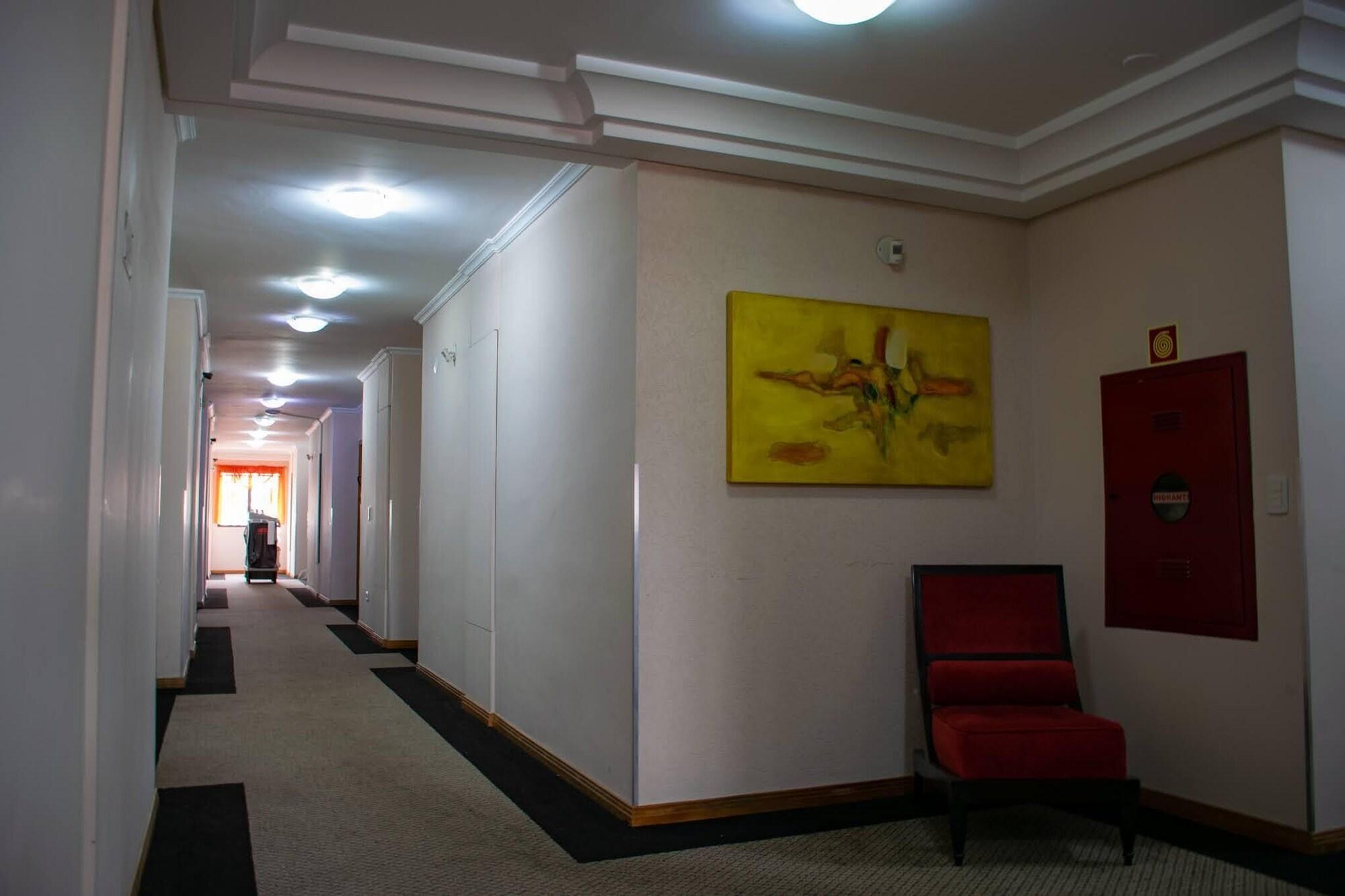 image-housing-carousel