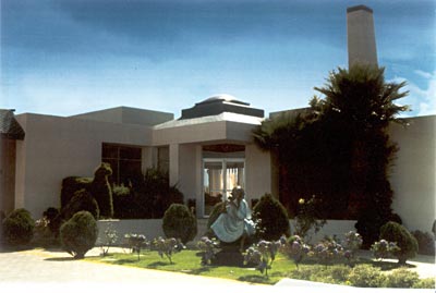 image-housing-carousel