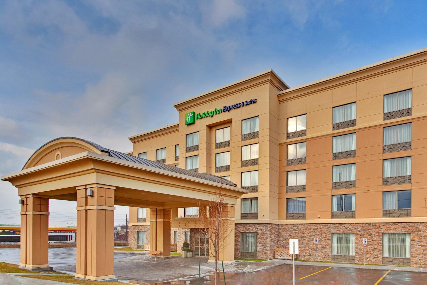 Holiday Inn Express & Suites Kingston Central, an IHG Hotel image