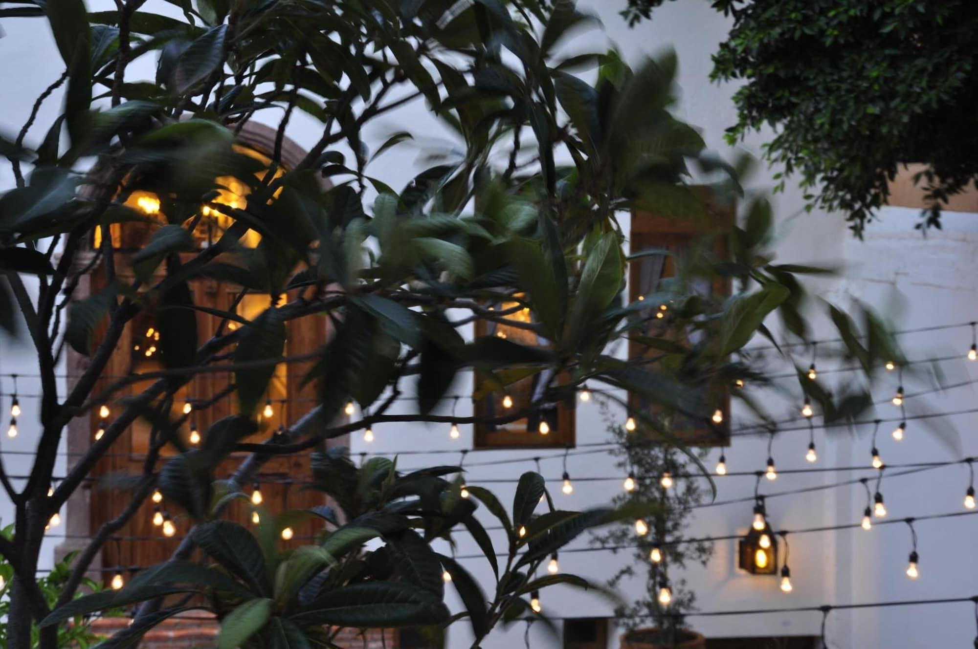 image-housing-carousel