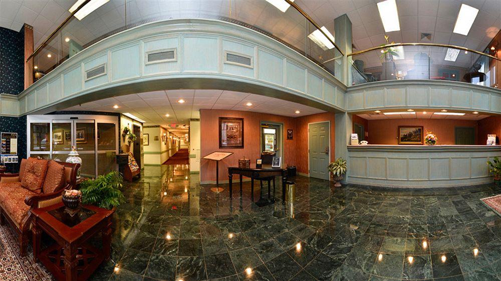 image-housing-carousel