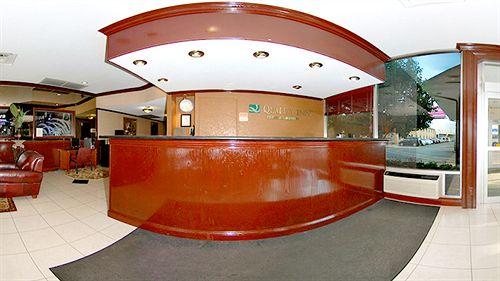 image-housing-carousel
