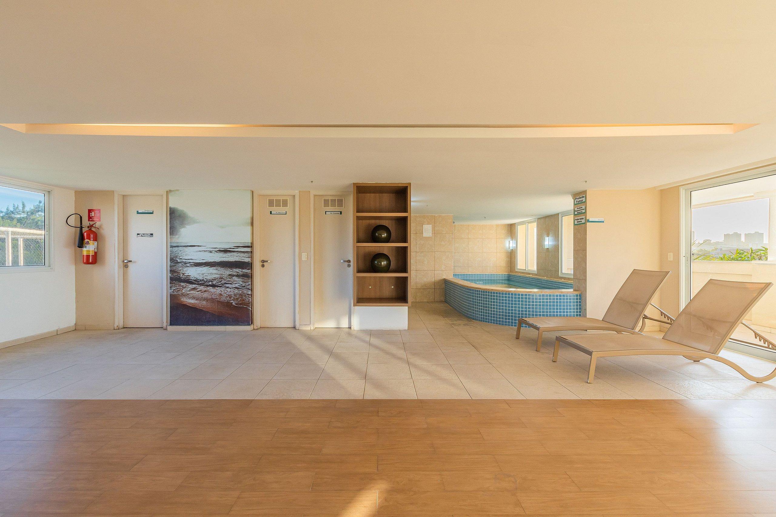 image-housing-carousel