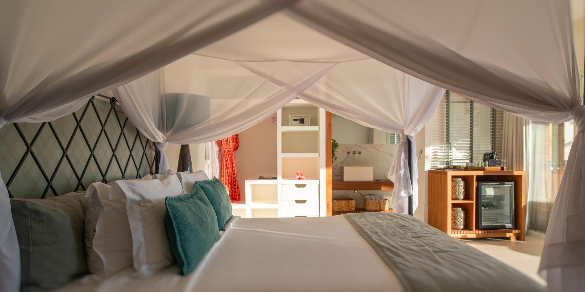 image-housing-carousel
