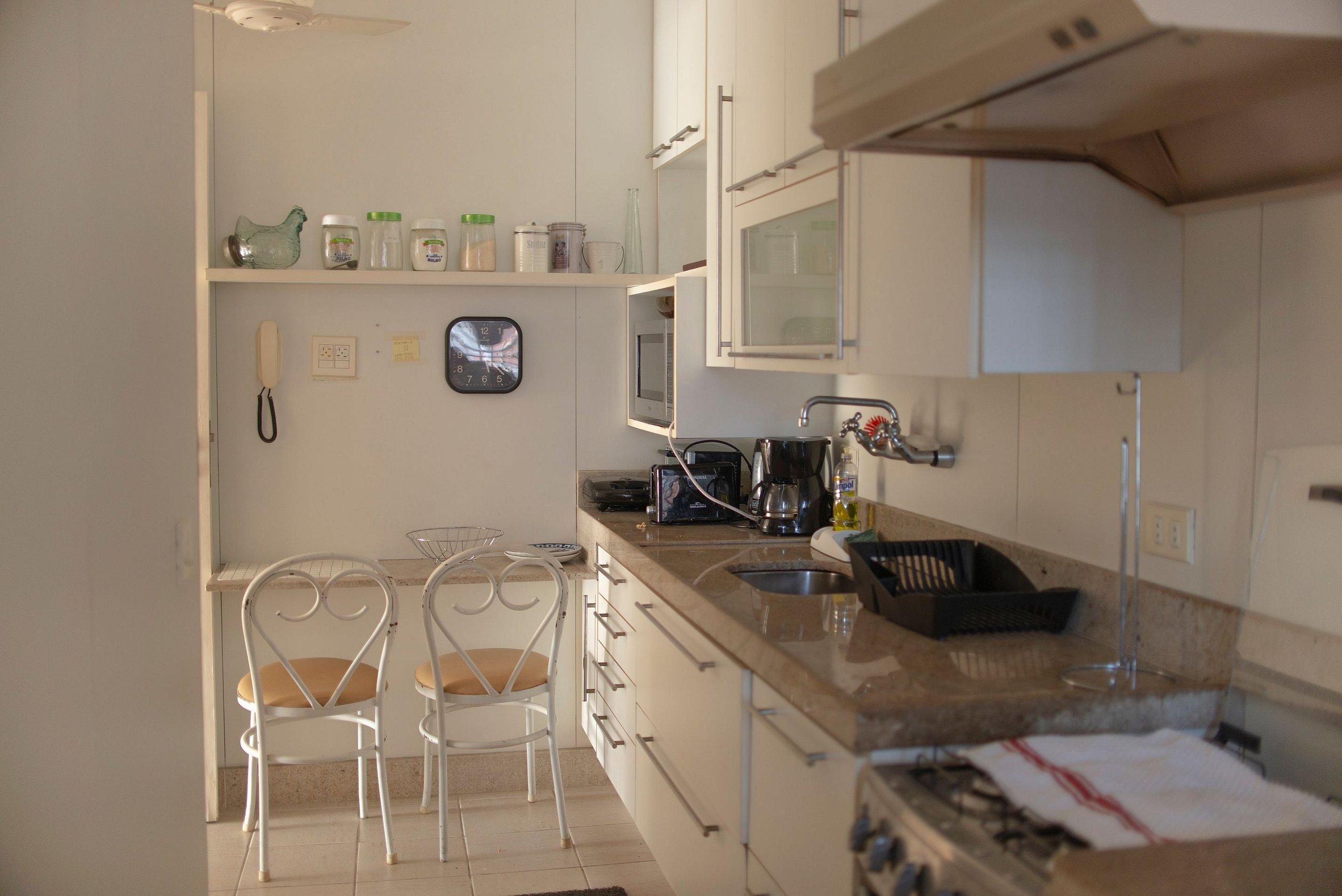 image-housing-carousel