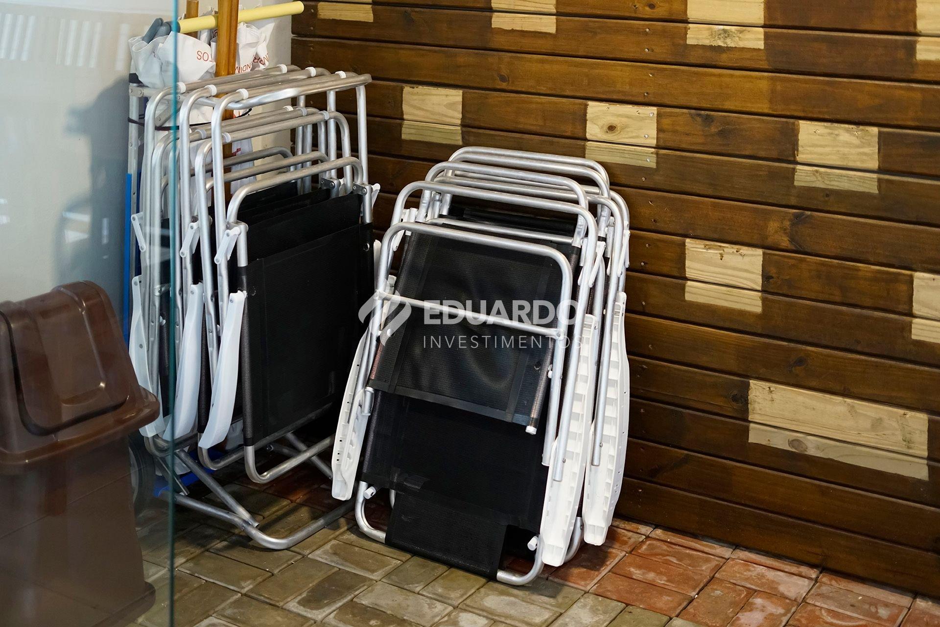 image-housing-carousel