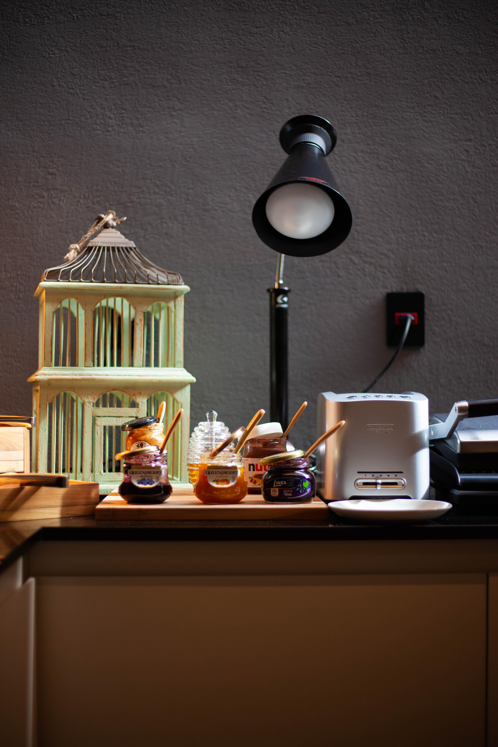 image-housing-carousel