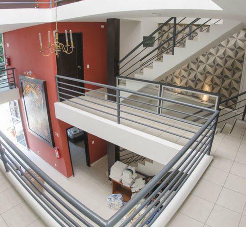 image-housing-carousel