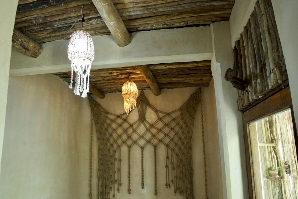 image-housing-carousel