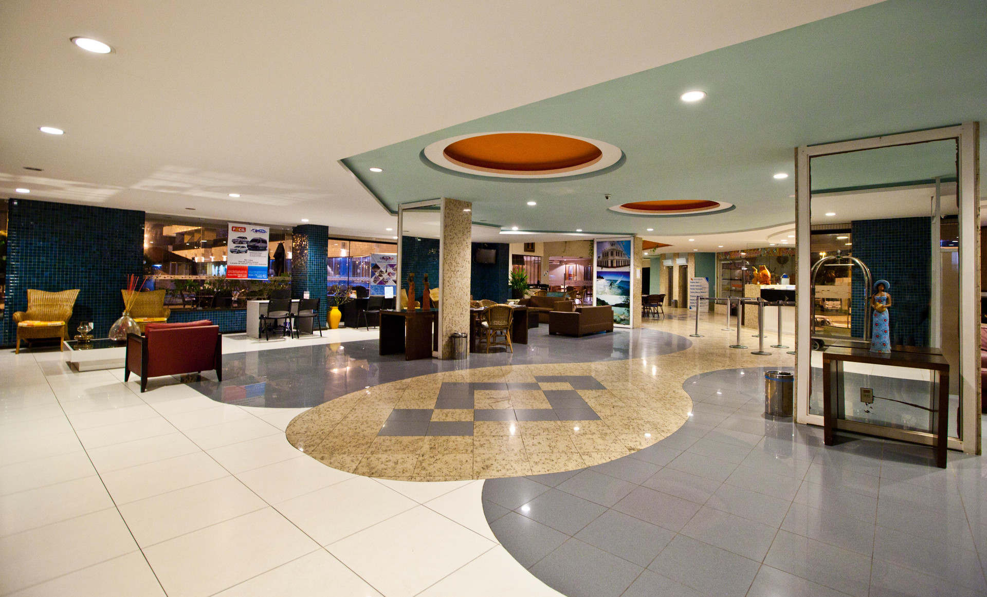 image-housing-carousel