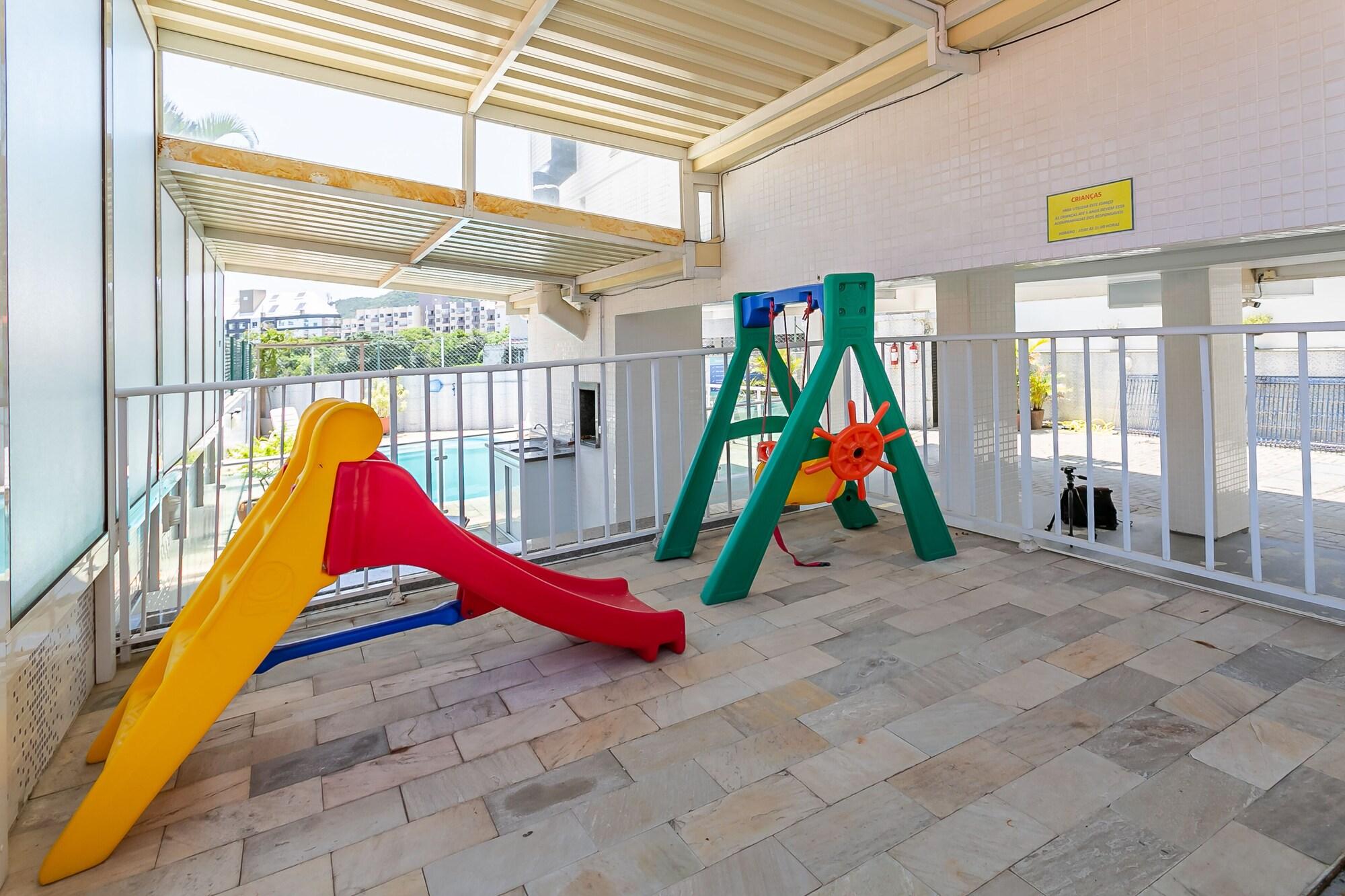 image-housing-carousel