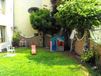 image-housing-carousel