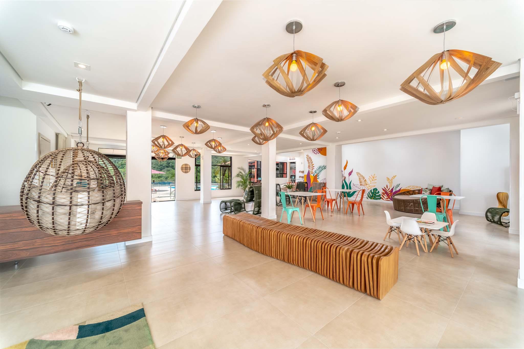 image-housing-carousel