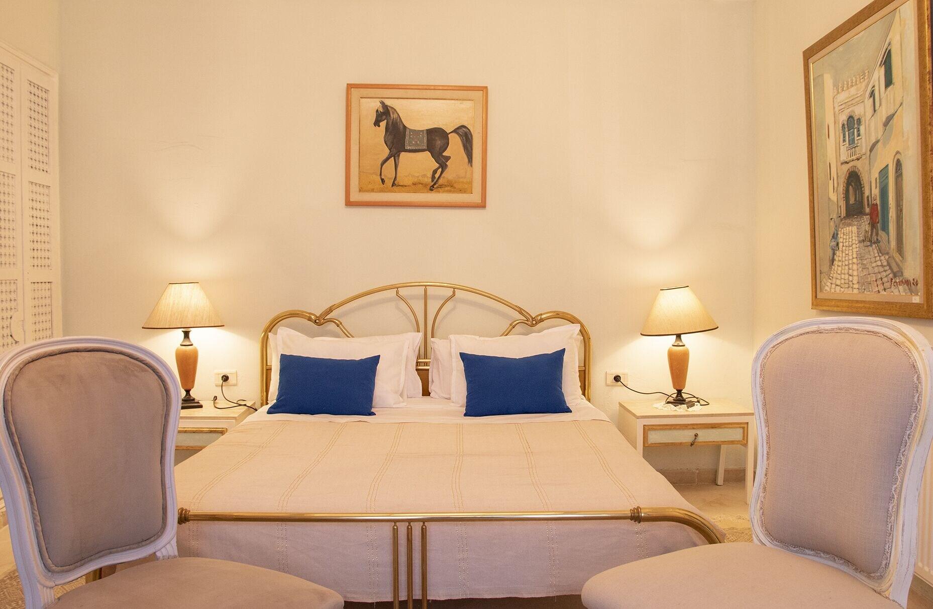 image-housing-carousel