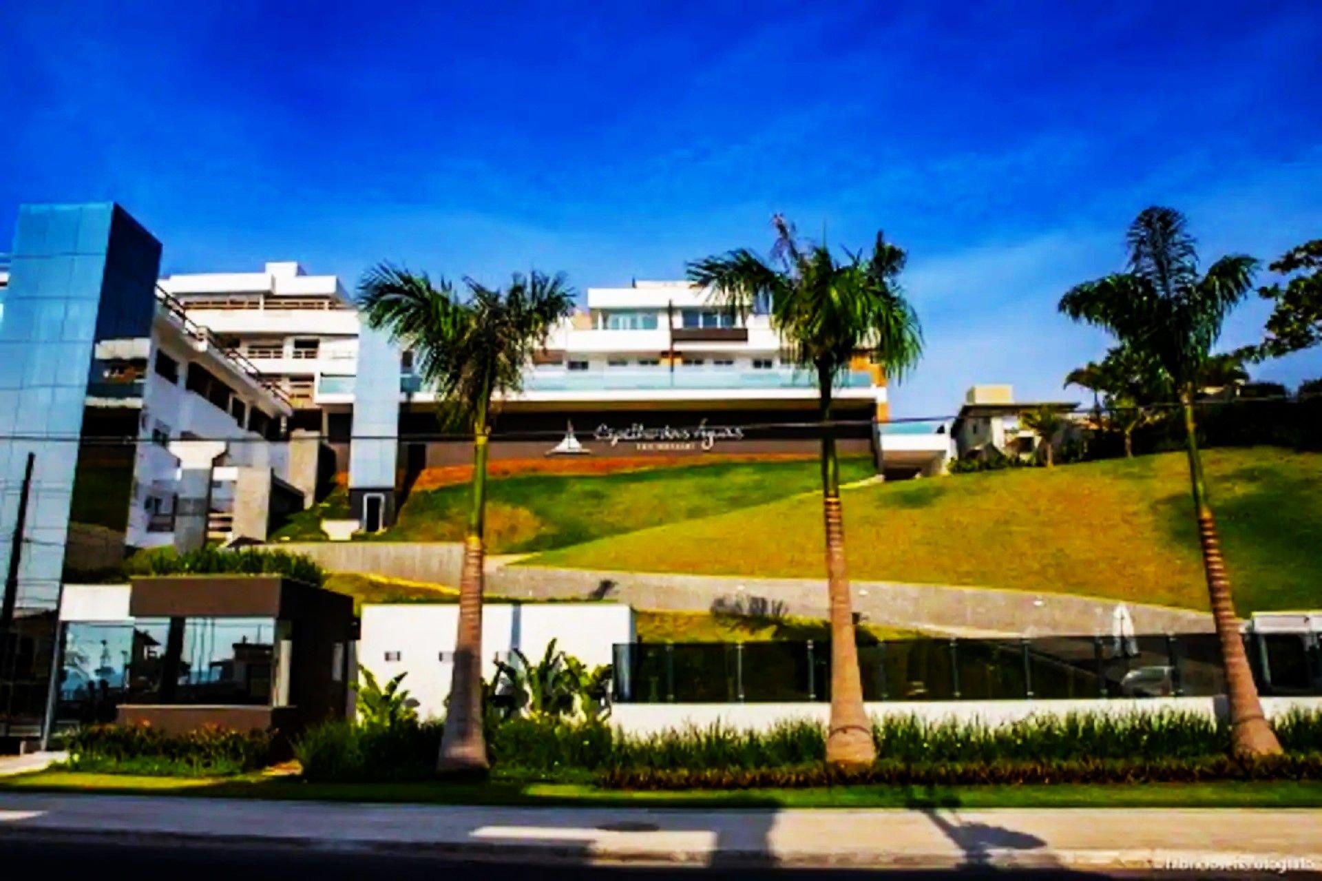 image-housing-carousel