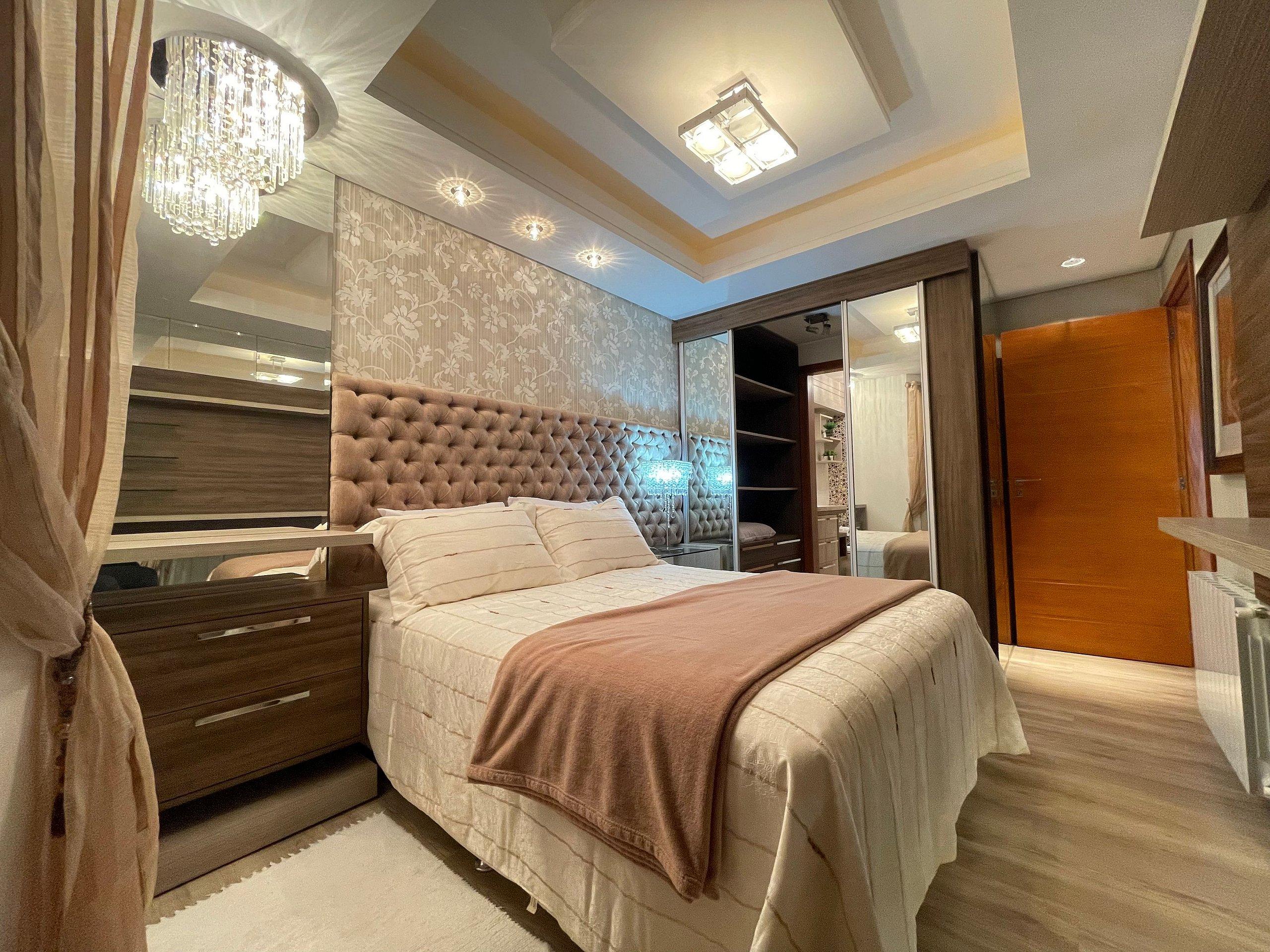 image-housing-carousel