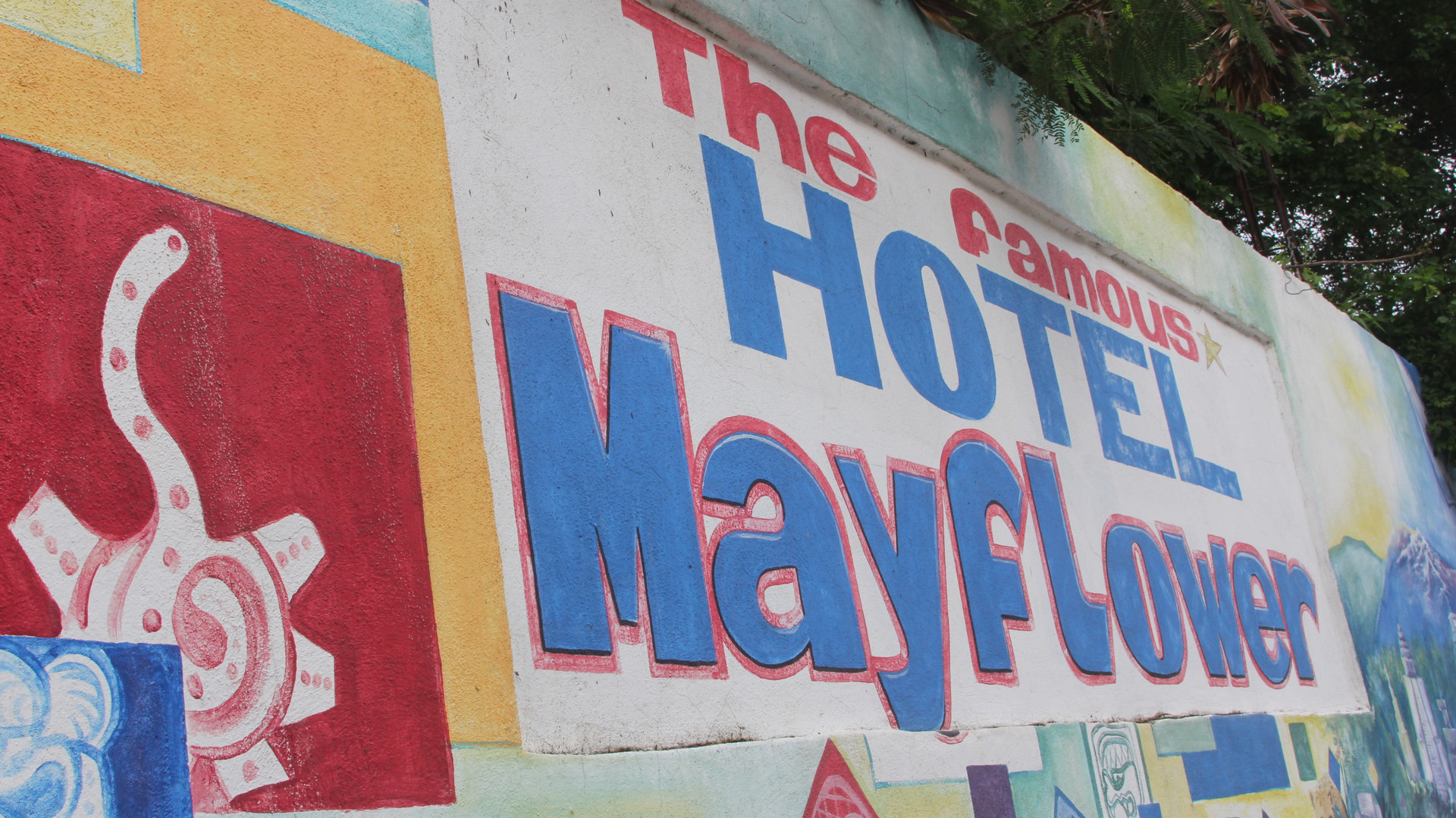 Mayflower Hotel & Hostal 5