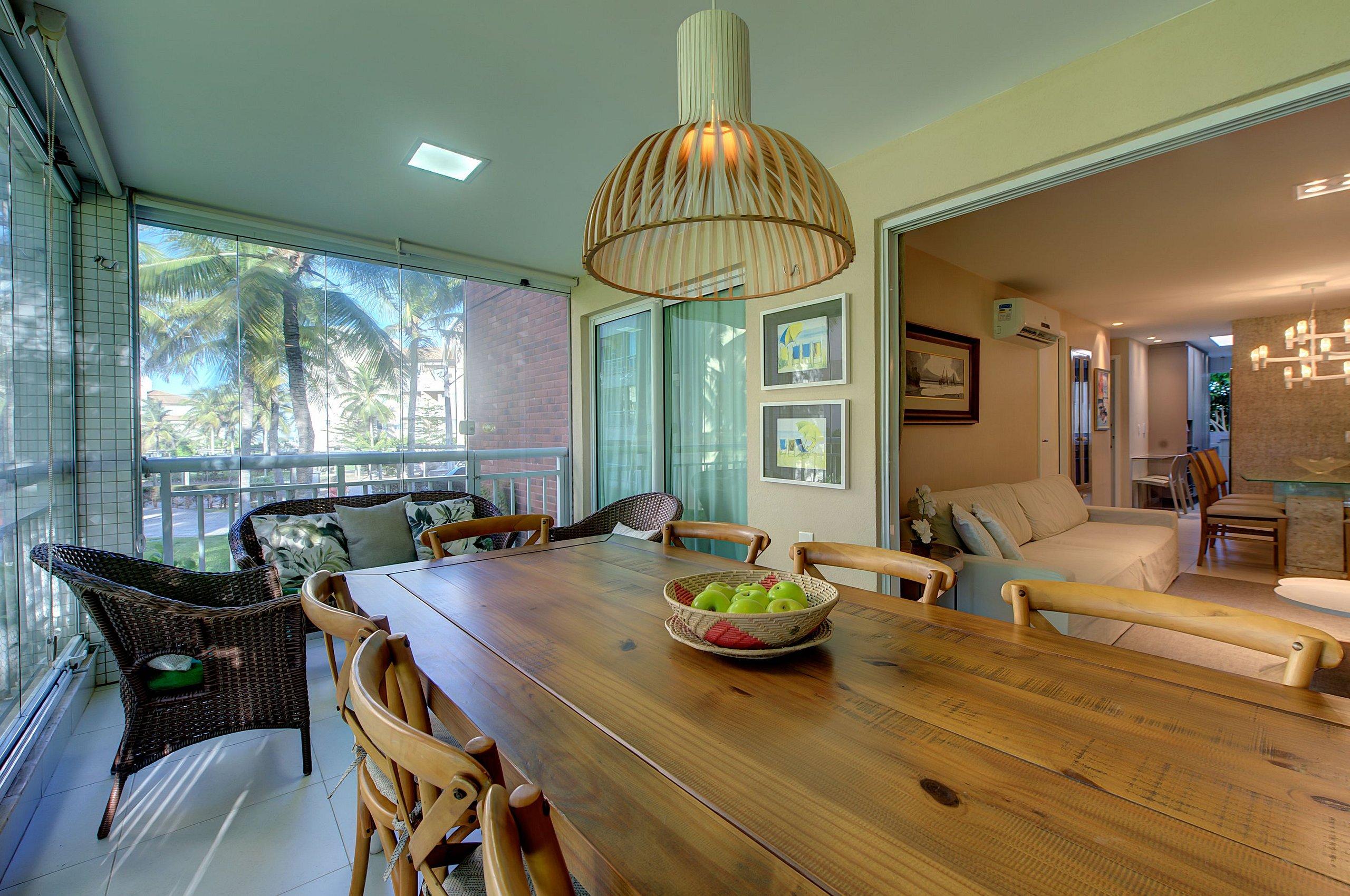 image-housing-carousel