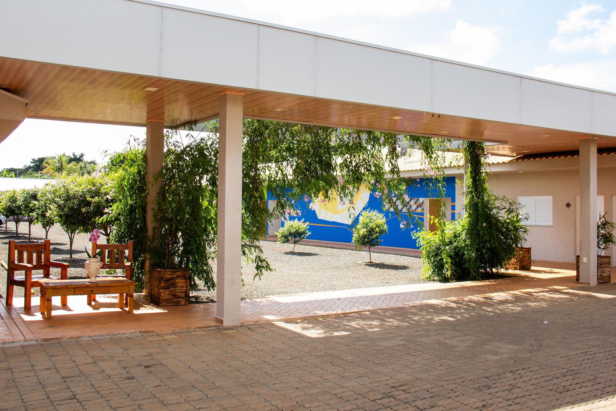 image-housing-carousel