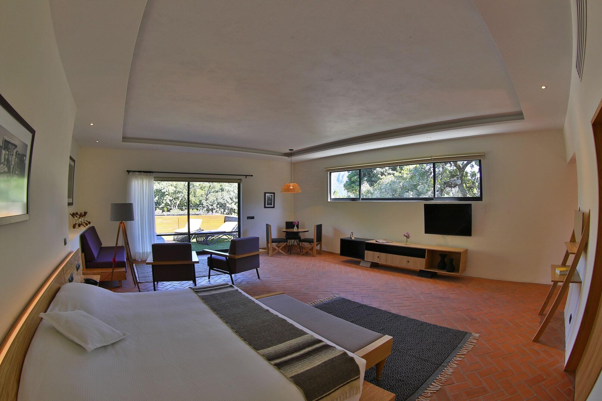 image-housing-carousel