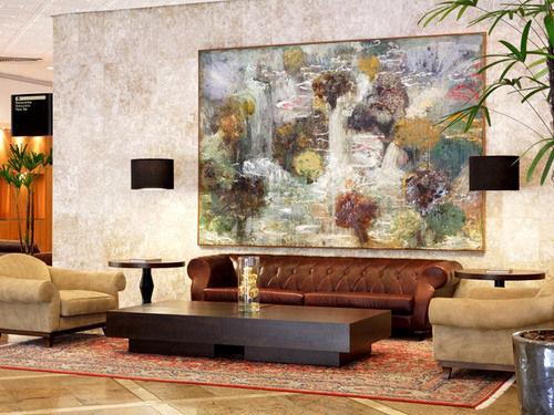 image-housing-carousel