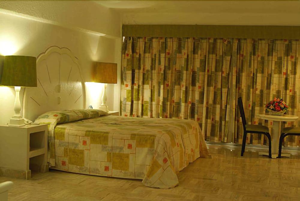 image-housing-carousel