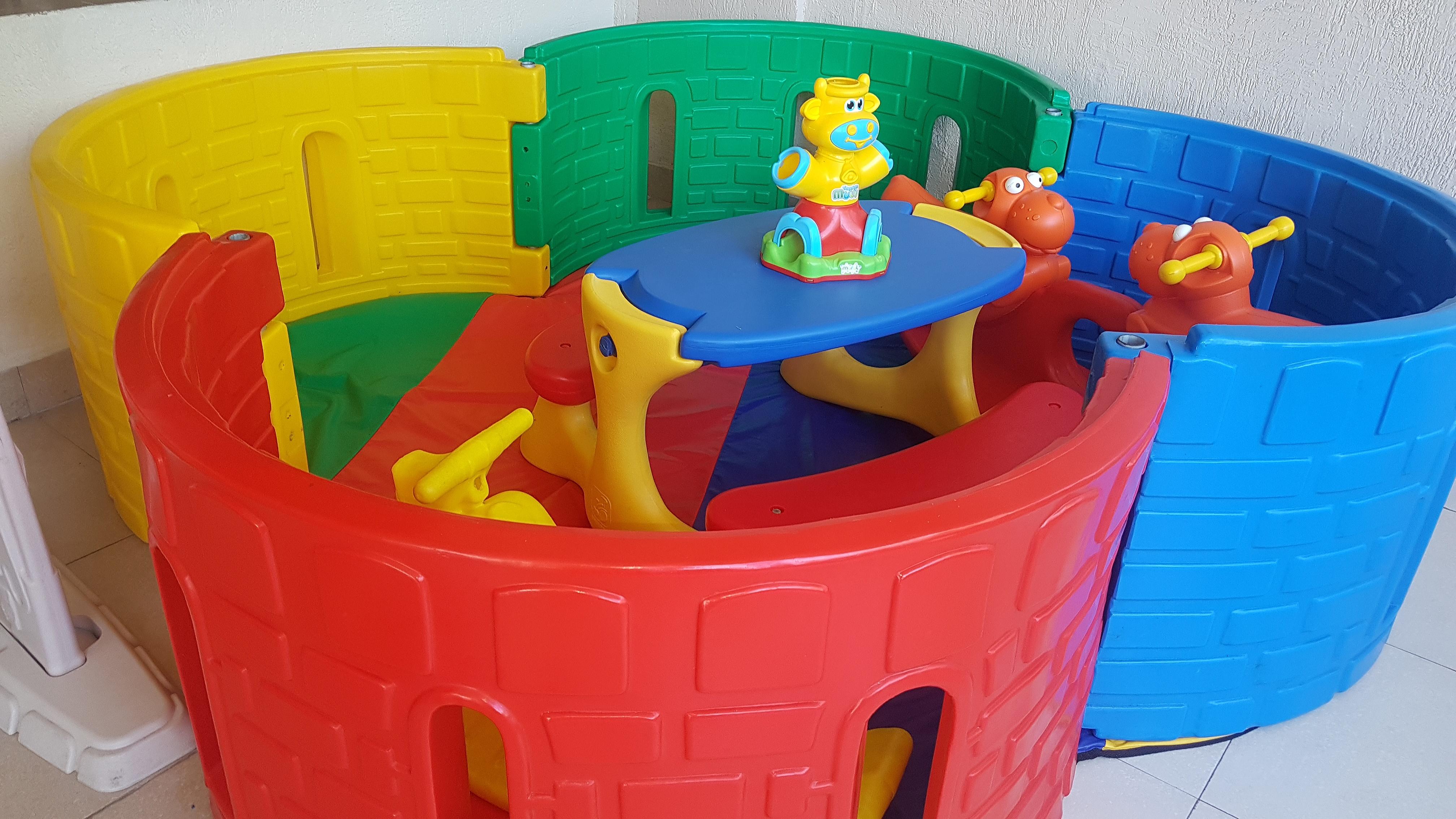 image-housing-carousel