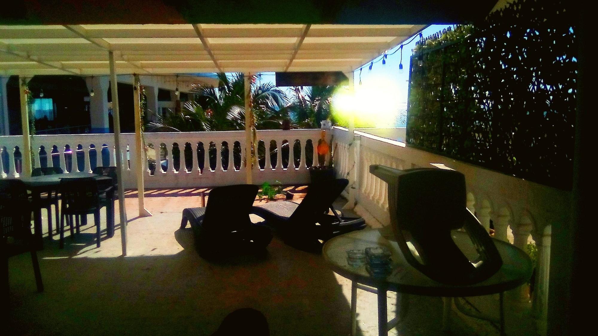image-housing-carousel
