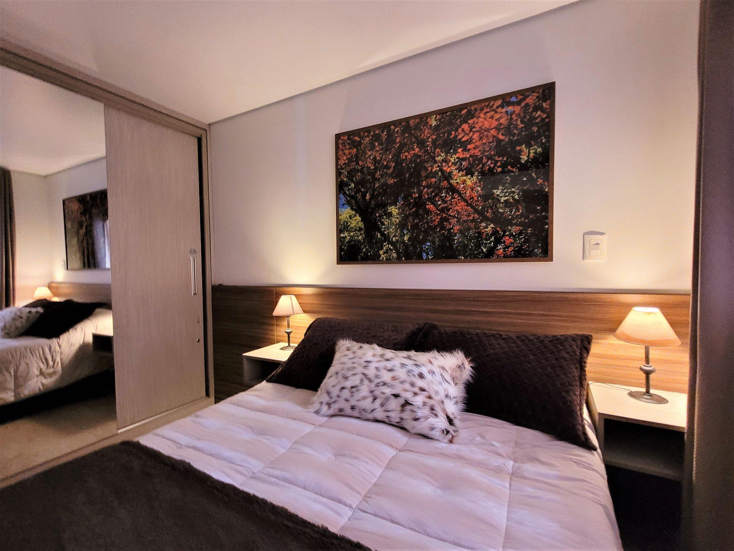 image-housing-carousel