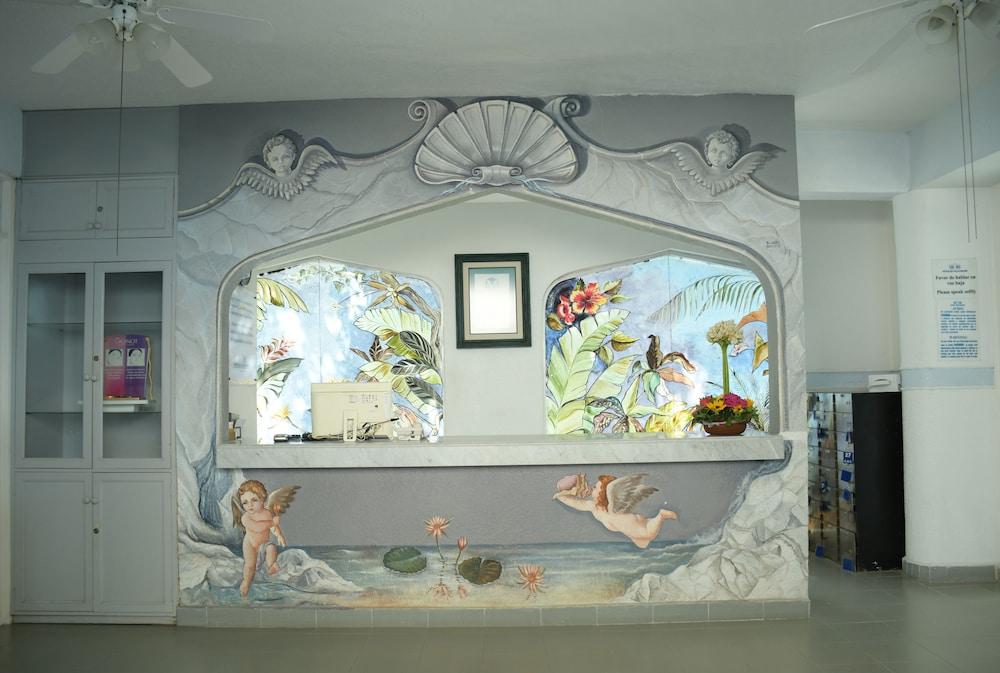 image-housing-carousel