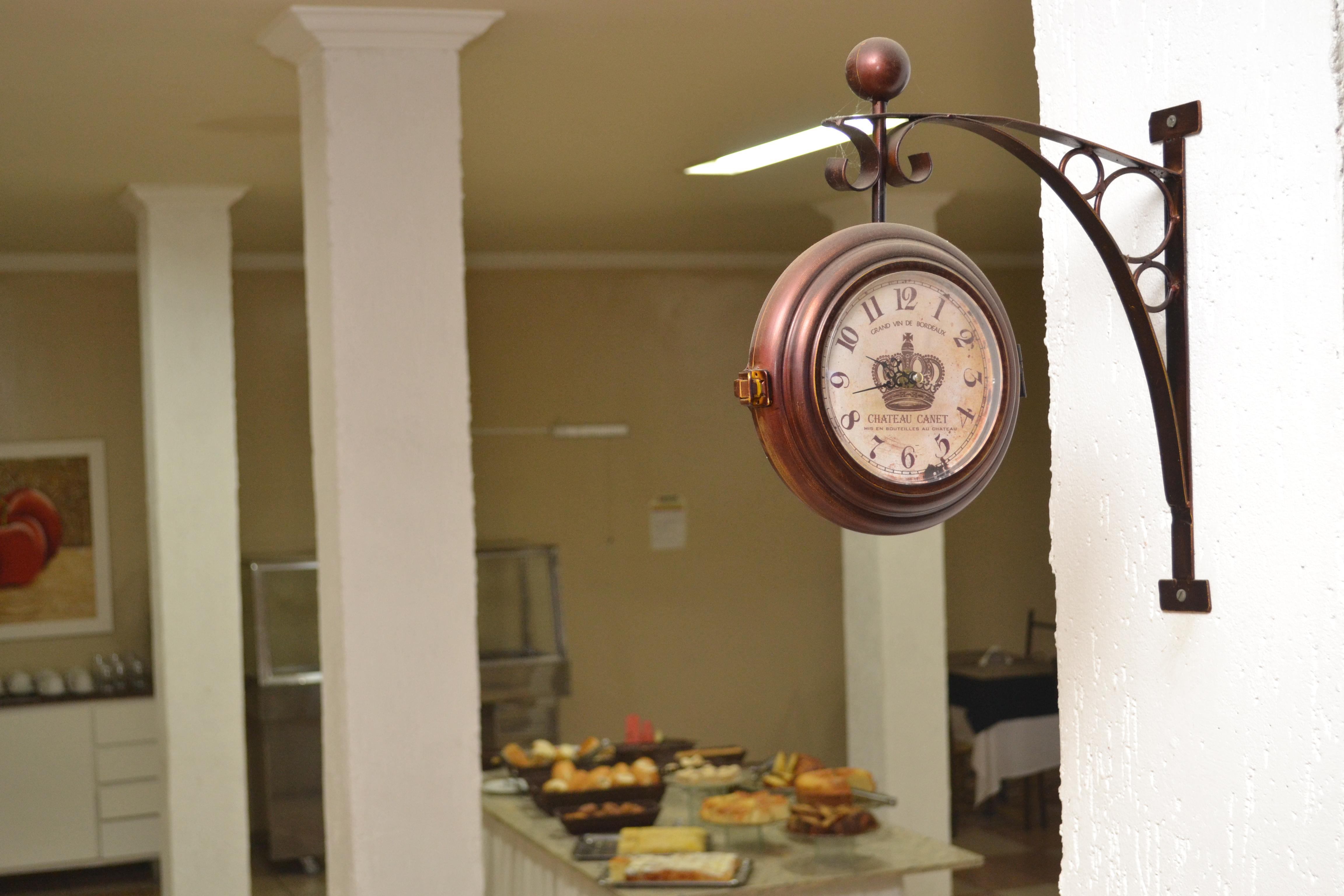 image-housing-carousel