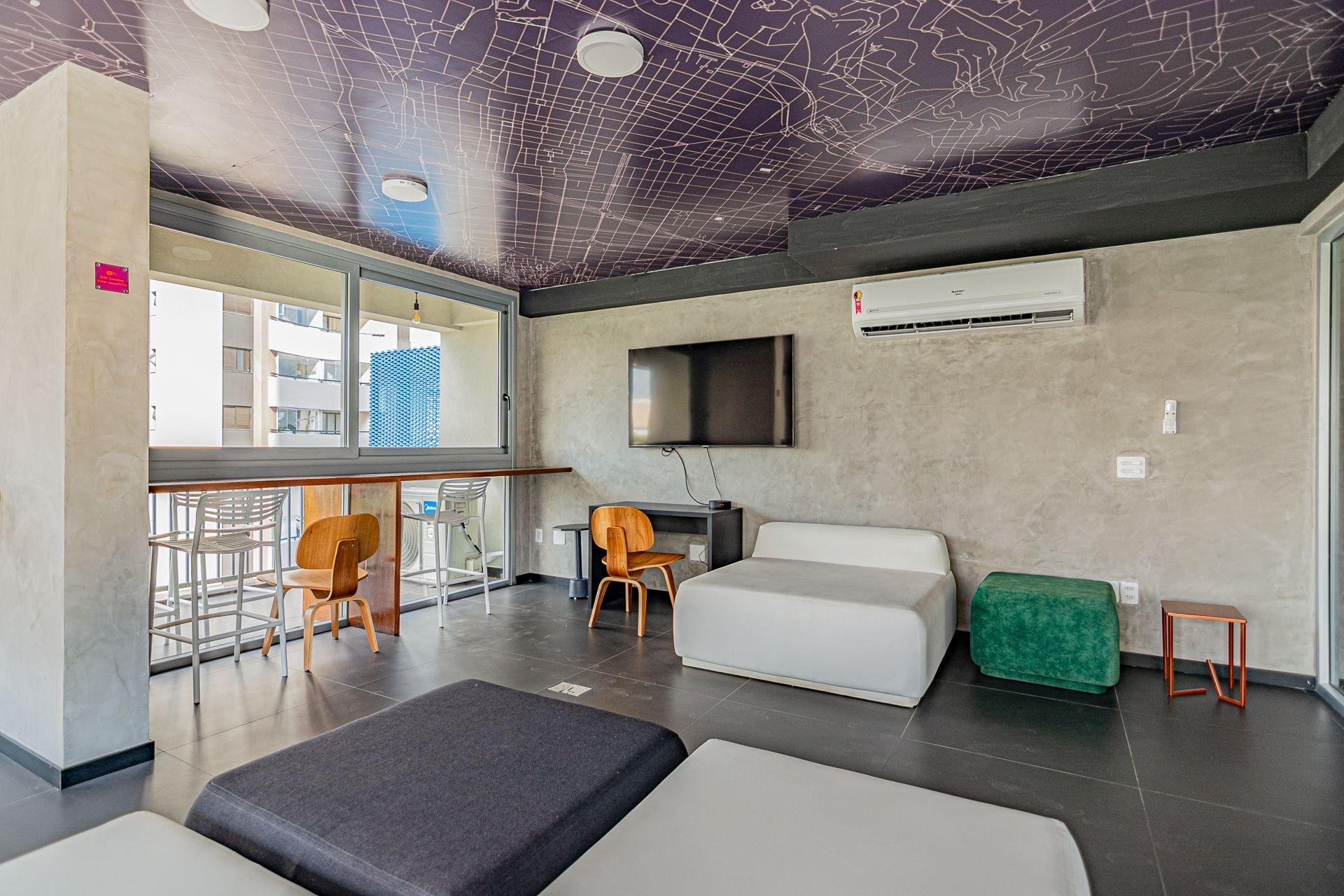 image-housing-carousel