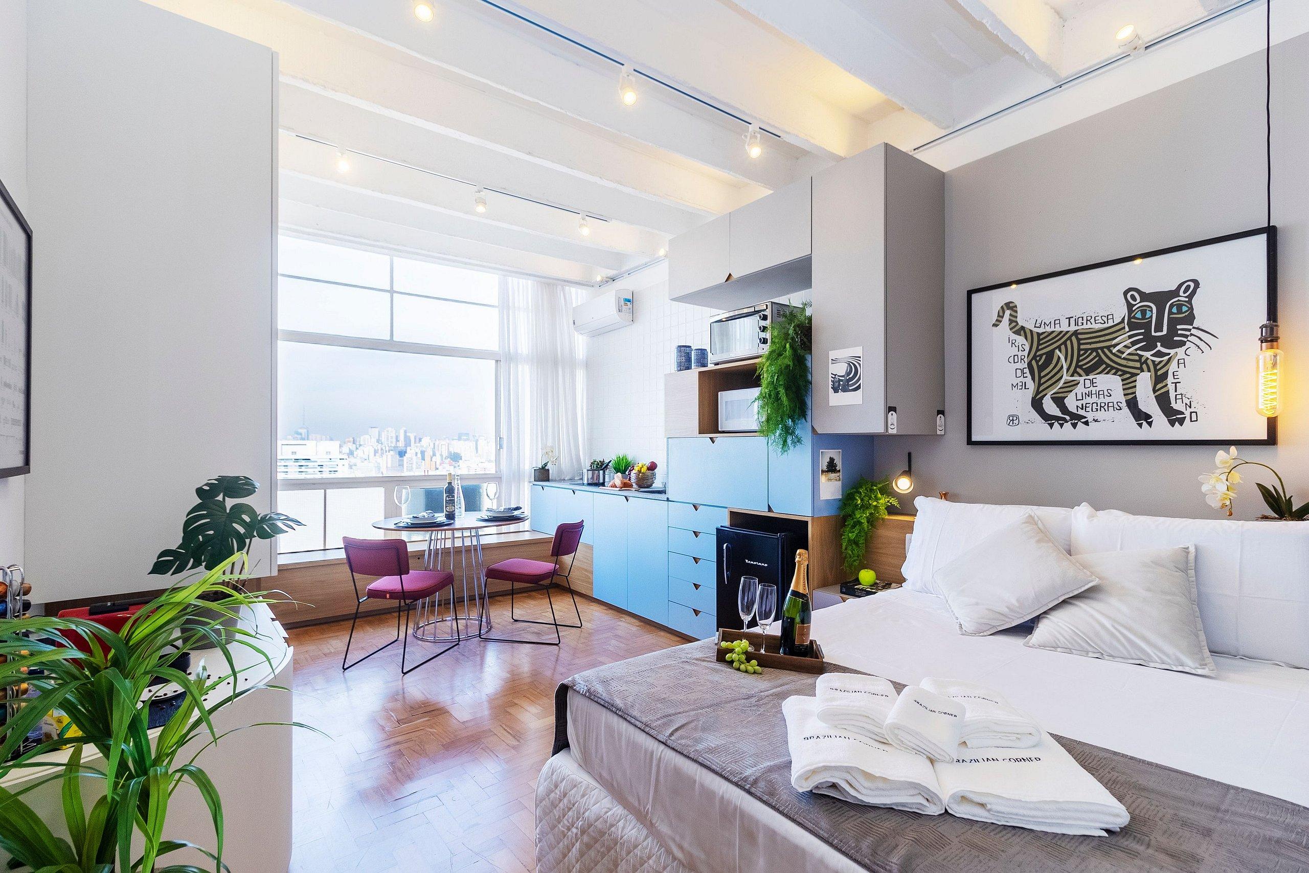 image-housing-carousel