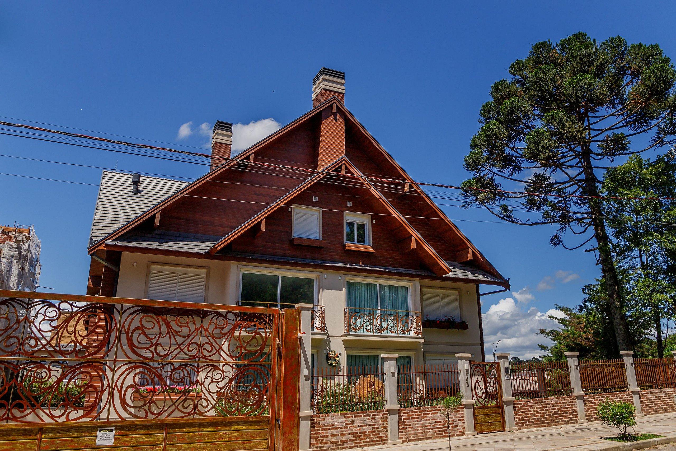 image-housing-carousel