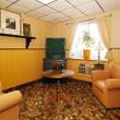 Econo Lodge & Suites