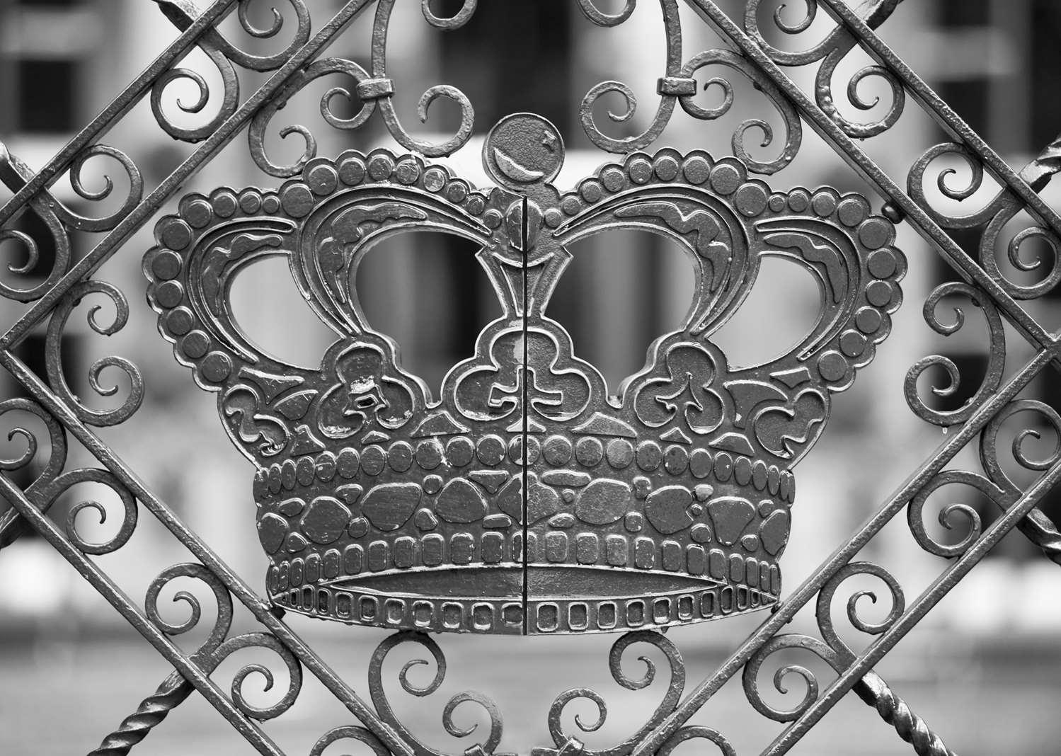 image-housing-carousel