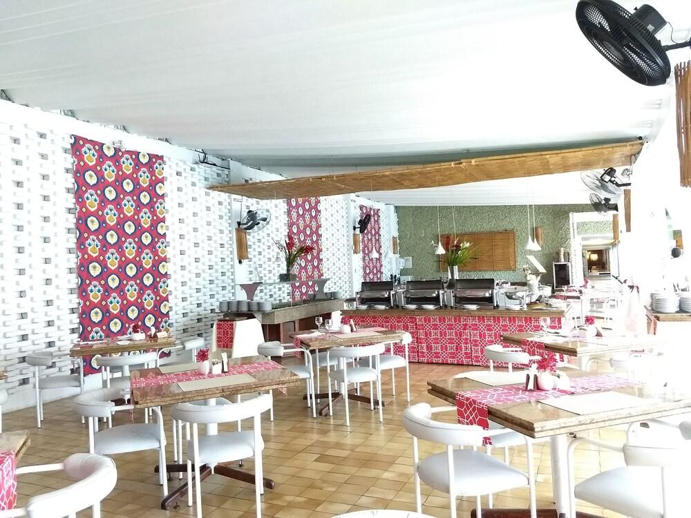 image-housing-carousel