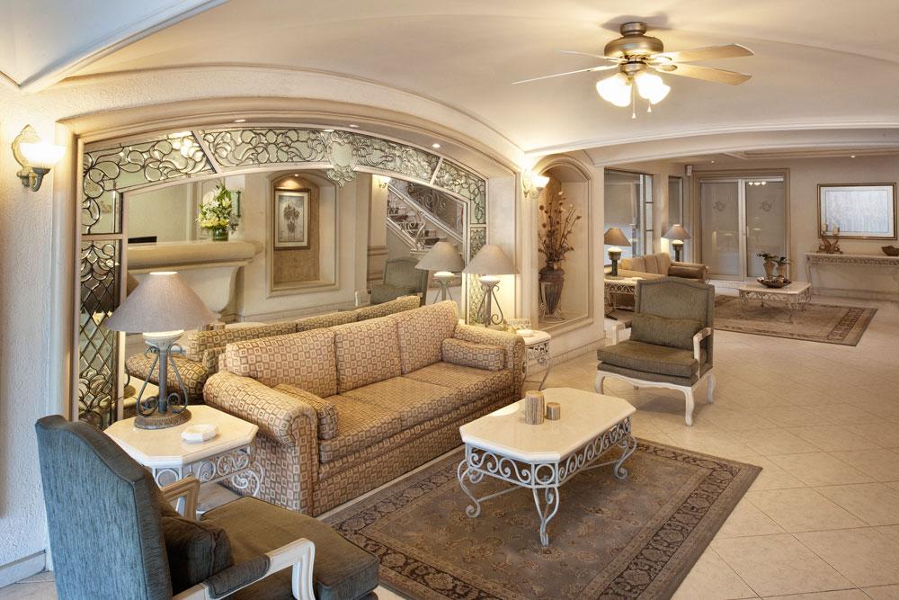 image-housing-carousel
