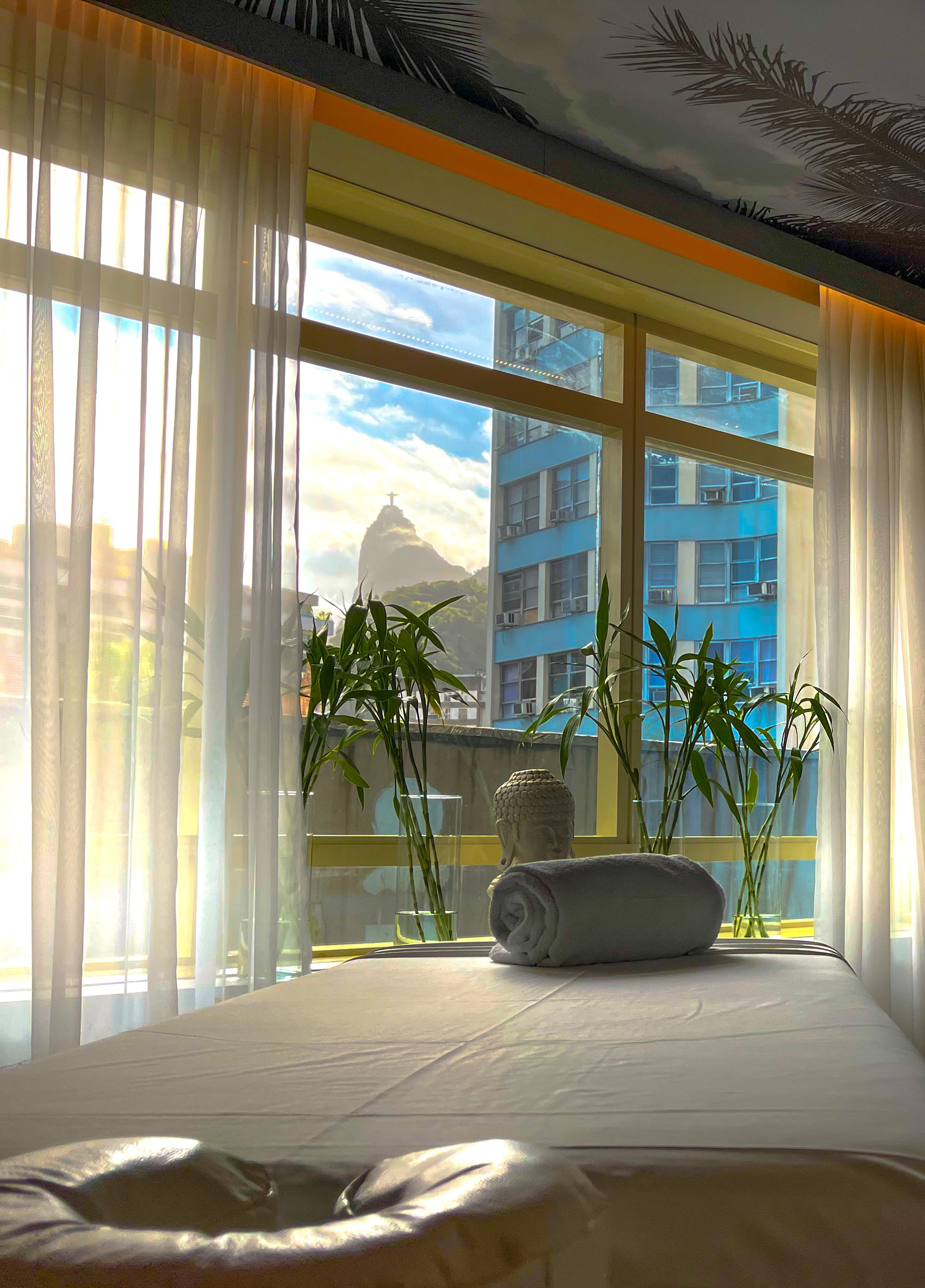 image-housing-carousel