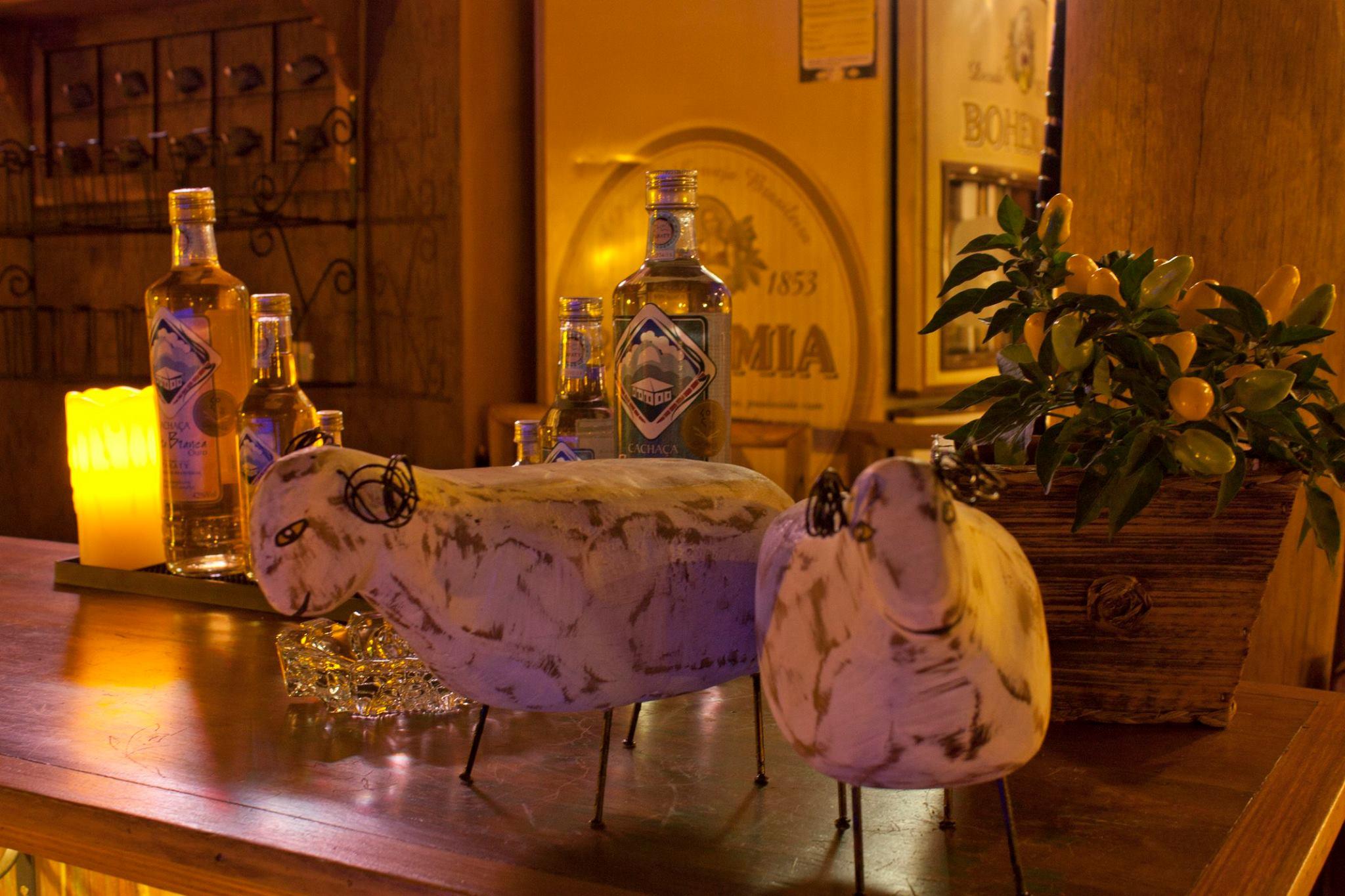 image-housing-carousel