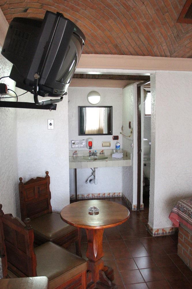 image-housing-carousel