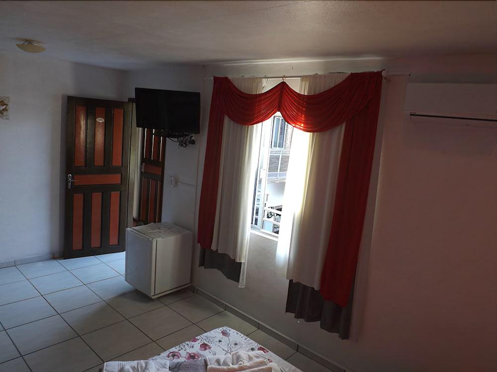 image-housing-carousel