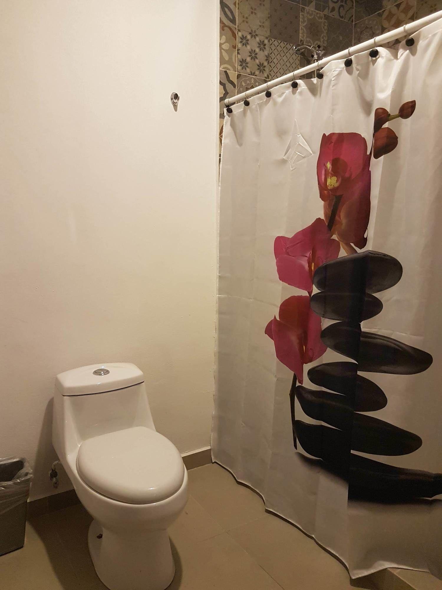 image-housing-carousel