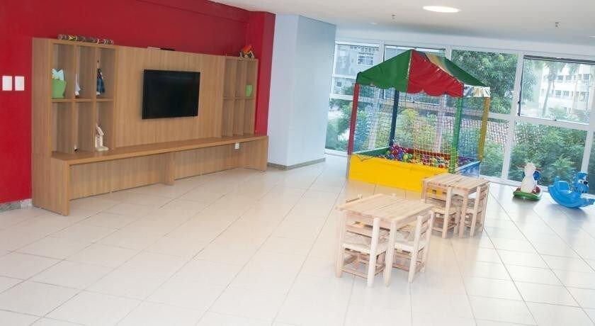 image-housing-carousel