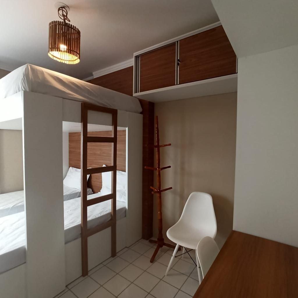 image-housing-carousel